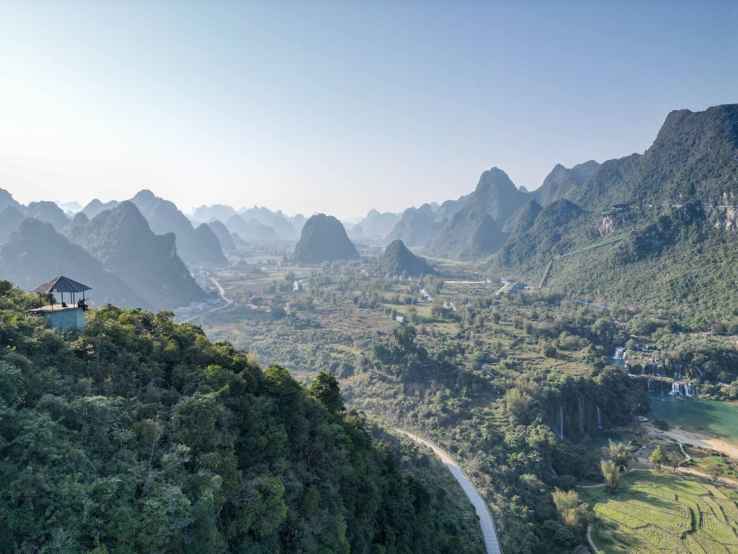 Cao Bang
en moto